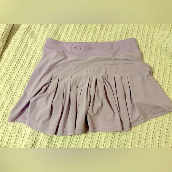 Lululemon Tennis Skirt - size 6 Tall! LIKE NEW, very gently used condition! - Picture 2 of 4